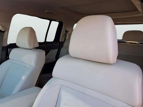 Certified 2025 Hyundai Santa Fe Calligraphy image 16