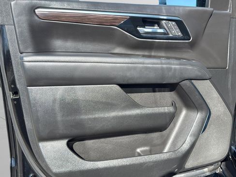 Used 2025 Chevrolet Tahoe LT image 21