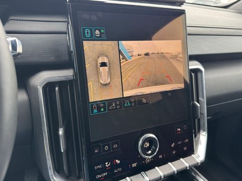 Used 2025 GMC Acadia Elevation image 16