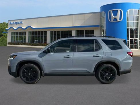 New 2026 Honda Pilot Black Edition image 2