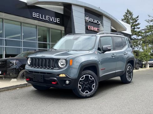 Used 2015 Jeep Renegade Trailhawk image 1