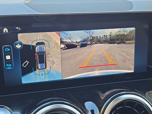 New 2026 Mercedes-Benz GLB 250 4MATIC image 21