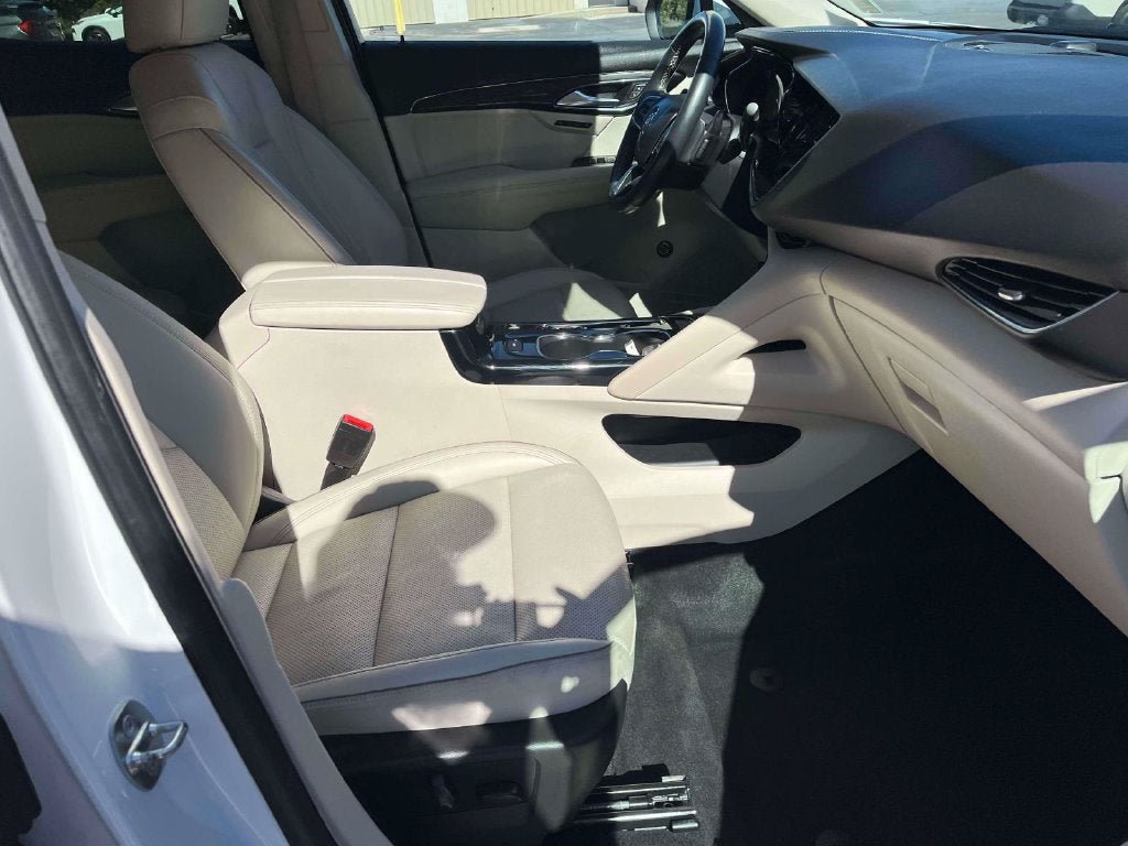 Used 2023 Buick Envision Essence FWD image 23