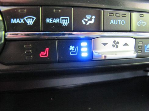 Used 2022 Ford F150 Lariat image 41