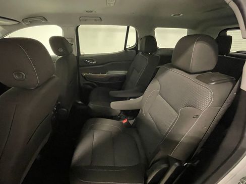 Used 2023 GMC Acadia SLE w/ Driver Convenience Package image 17
