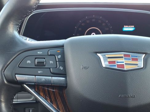 Used 2023 Cadillac Escalade Premium Luxury AWD/4WD image 30