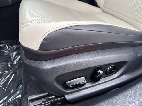 Certified 2025 Lexus ES 350 w/ Premium Package image 19