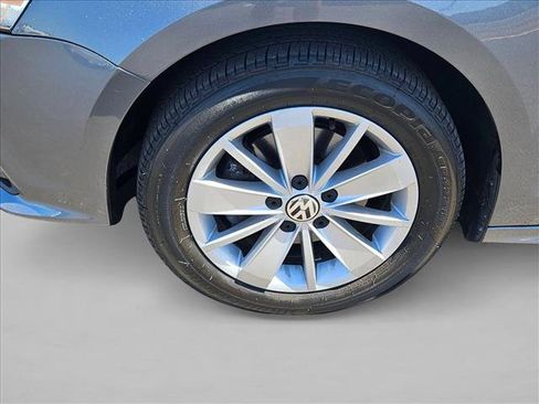 Used 2016 Volkswagen Jetta SE FWD image 23