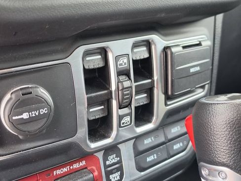 Used 2024 Jeep Wrangler Unlimited Rubicon AWD/4WD image 20