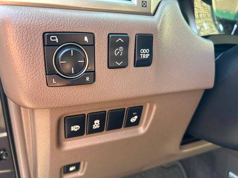 Used 2018 Lexus GX 460 Luxury AWD/4WD image 12