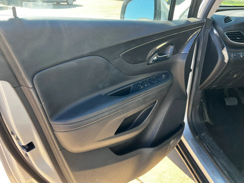 Used 2021 Buick Encore Preferred FWD image 14