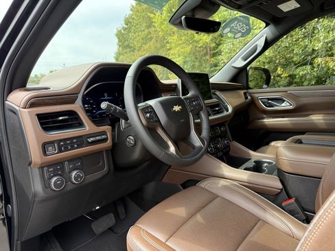 Certified 2024 Chevrolet Suburban High Country w/ Premium Package 2 image 19