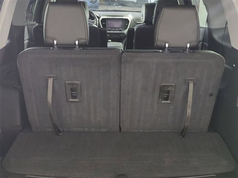 Certified 2019 GMC Acadia SLT image 25