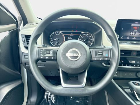 Used 2023 Nissan Rogue SV FWD image 16