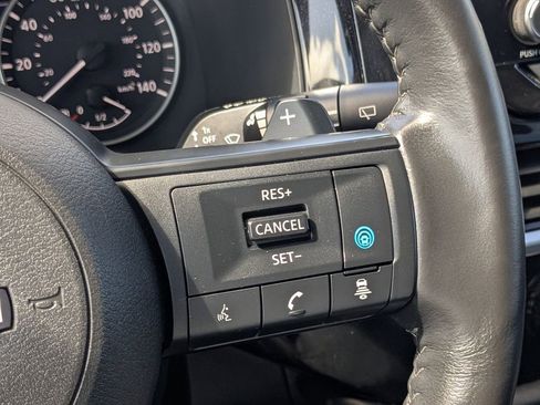 Used 2024 Nissan Pathfinder SV image 24