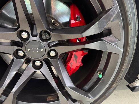 Used 2021 Chevrolet Camaro SS RWD image 29
