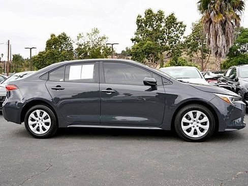 Used 2025 Toyota Corolla LE FWD image 7