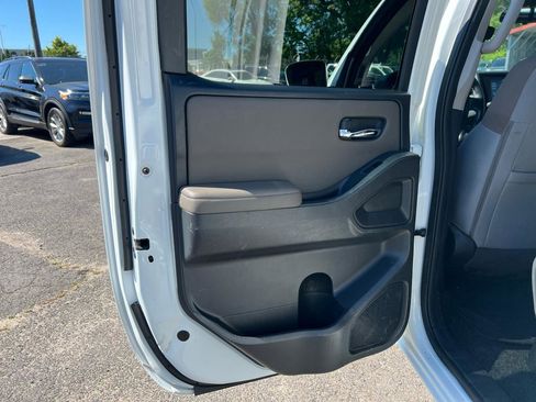 Used 2022 Nissan Frontier SV w/ Technology Package AWD/4WD image 21