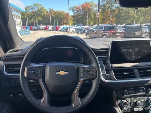 Used 2024 Chevrolet Tahoe High Country AWD/4WD image 13