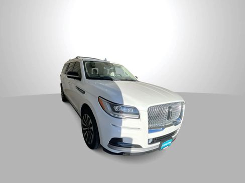 Used 2022 Lincoln Navigator L Reserve image 2
