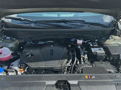 Used 2025 Hyundai Santa Cruz SE FWD image 3