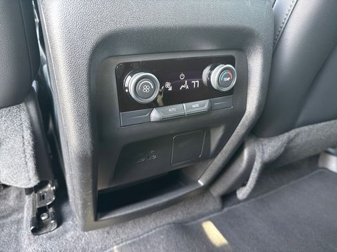 Used 2025 Buick Enclave Preferred image 26