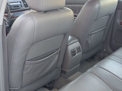 Used 2004 Toyota Camry XLE image 19