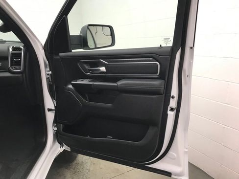 New 2026 RAM 1500 4x4 Crew Cab image 38