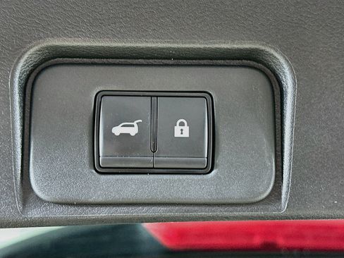 Used 2025 Nissan Rogue SV AWD/4WD image 28