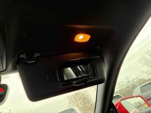 Used 2018 Mercedes-Benz CLA 250 4MATIC image 40