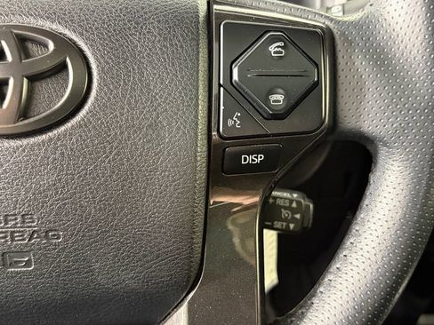Used 2017 Toyota 4Runner TRD Off-Road Premium AWD/4WD image 18