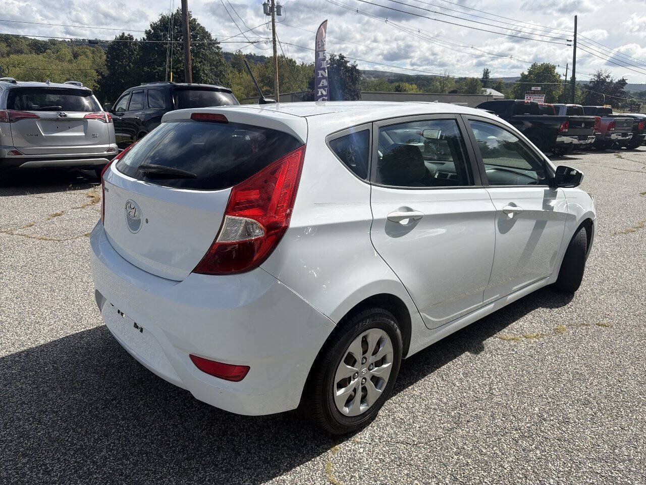 Used 2017 Hyundai Accent SE FWD image 7