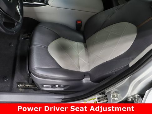 Used 2018 Toyota Camry XLE image 15