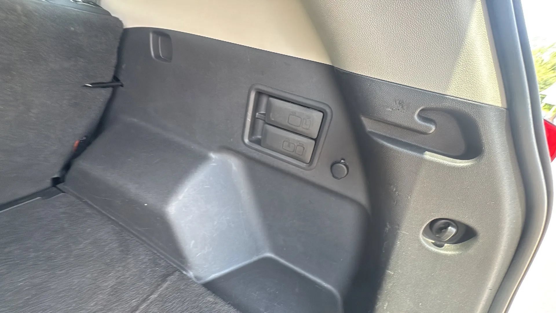 Used 2021 GMC Terrain SLT AWD/4WD image 19