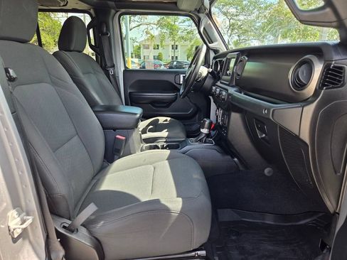 Used 2020 Jeep Gladiator Sport w/ Quick Order Package 24S AWD/4WD image 18