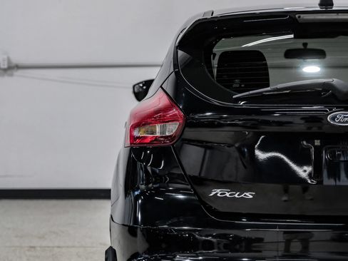 Used 2017 Ford Focus ST FWD image 43