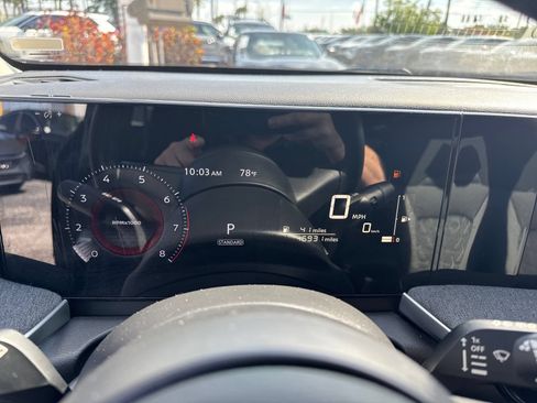 Certified 2025 Nissan Kicks SV AWD/4WD image 16