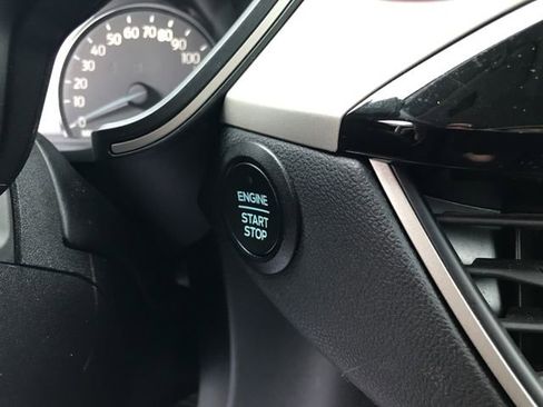 Used 2022 Ford Escape SEL image 8