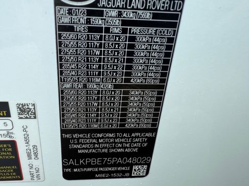Used 2023 Land Rover Range Rover Long Wheelbase SE AWD/4WD image 18