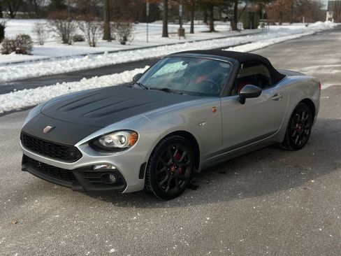 Used 2018 FIAT 124 Spider Abarth image 4