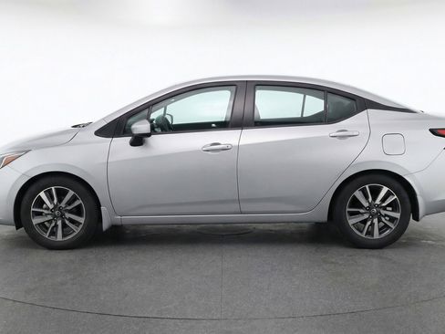 Used 2025 Nissan Versa SV FWD image 5
