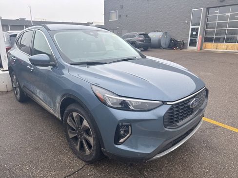 Used 2023 Ford Escape Platinum image 11