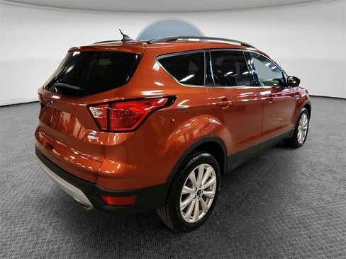 Used 2019 Ford Escape SEL image 3
