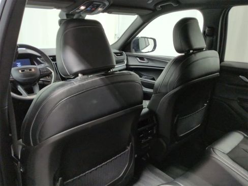 Certified 2023 Jeep Grand Cherokee Altitude image 18