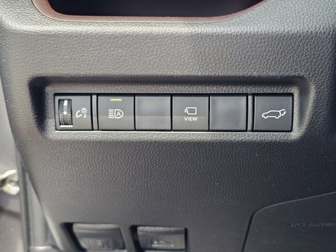 Used 2019 Toyota RAV4 Limited w/ Advanced Technology Package FWD image 49