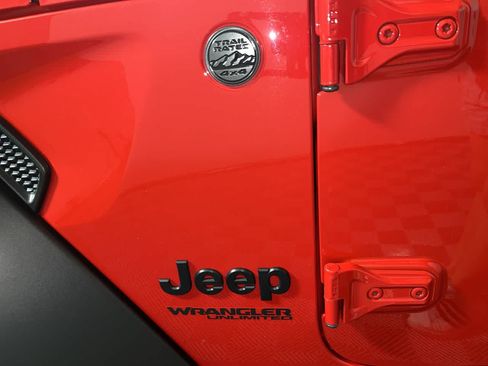 Used 2022 Jeep Wrangler Unlimited Sport w/ Sun And Sound Package AWD/4WD image 11