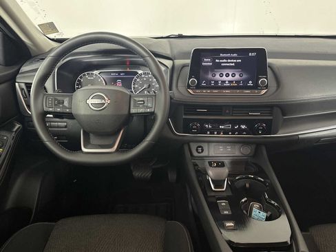 Used 2025 Nissan Rogue SV FWD image 26