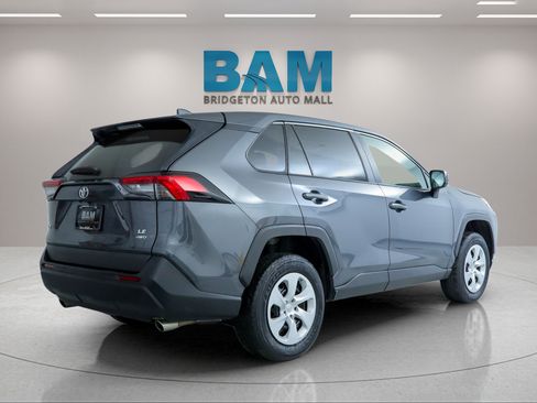 Used 2024 Toyota RAV4 LE AWD/4WD image 7