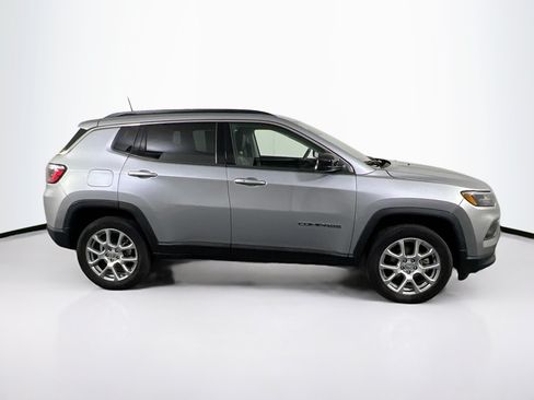 Used 2022 Jeep Compass Latitude AWD/4WD image 4