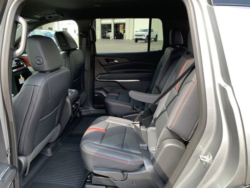 New 2026 Chevrolet Traverse RS w/ LPO, Floor Liner Package image 21